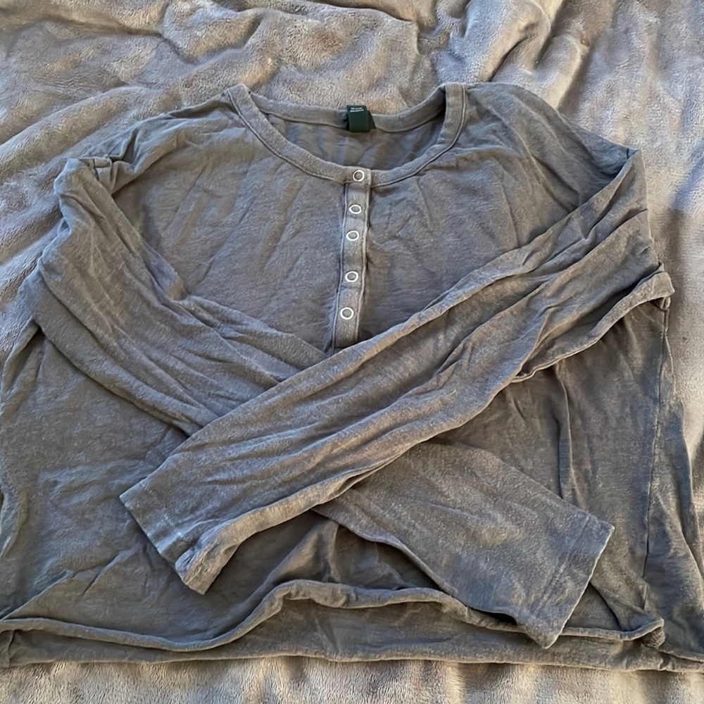 NWOT wild fable crop grey shirt